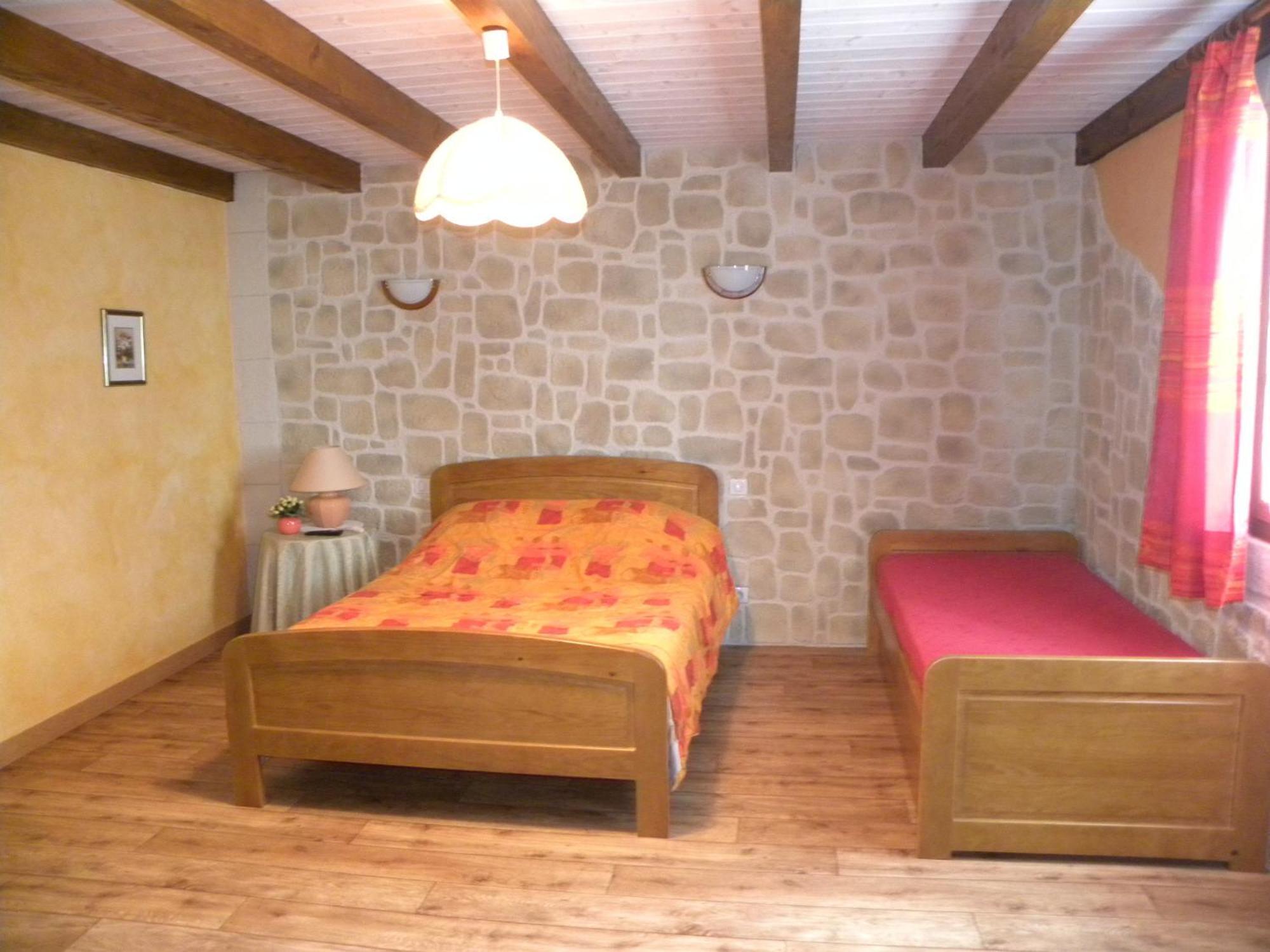 Auberge Les Volpilieres Ruynes-en-Margeride Bagian luar foto