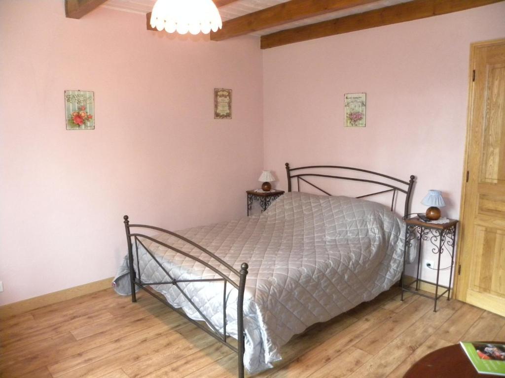 Auberge Les Volpilieres Ruynes-en-Margeride Ruang foto