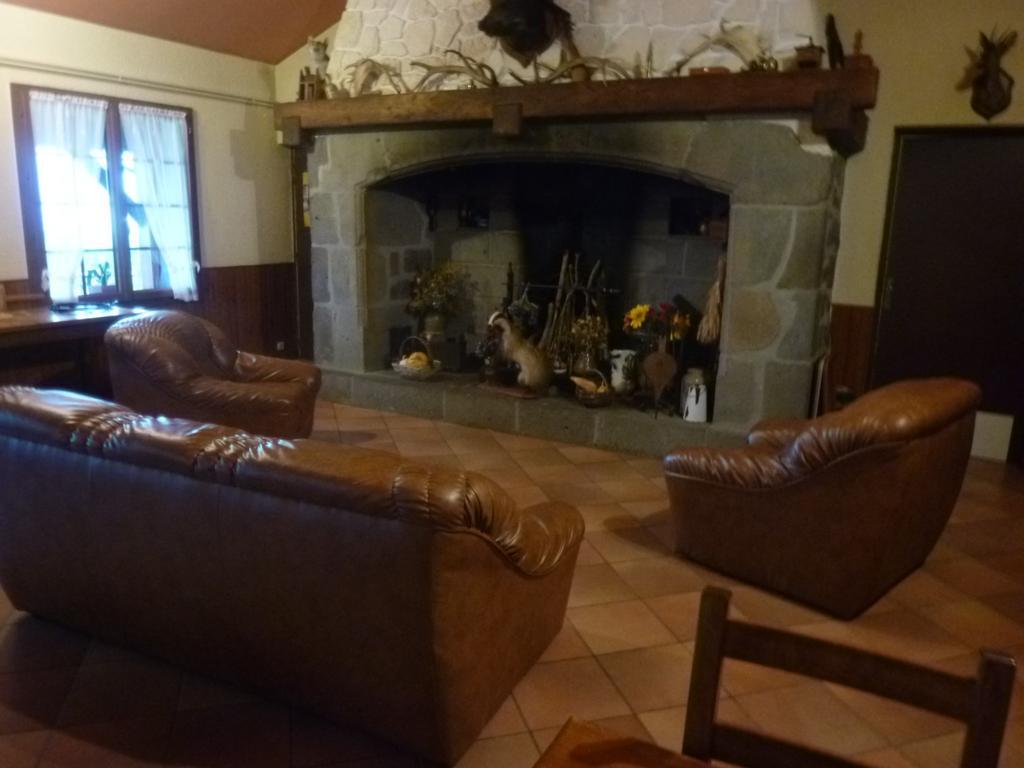 Auberge Les Volpilieres Ruynes-en-Margeride Bagian luar foto